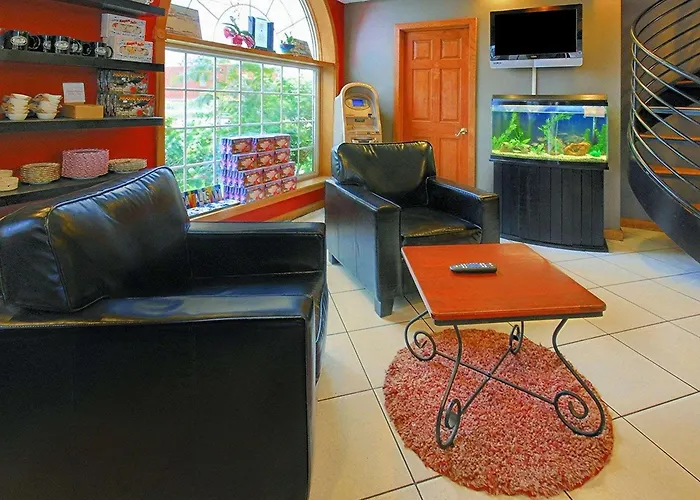 Econo Lodge At The Falls North